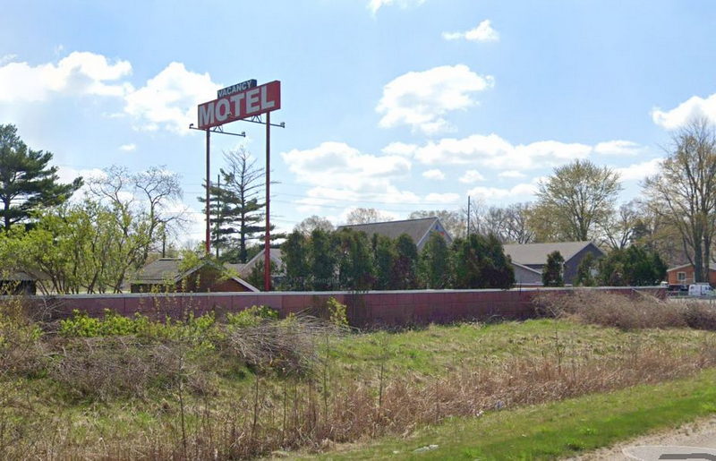 Lakes Motel - Street View Over The Years (newer photo)